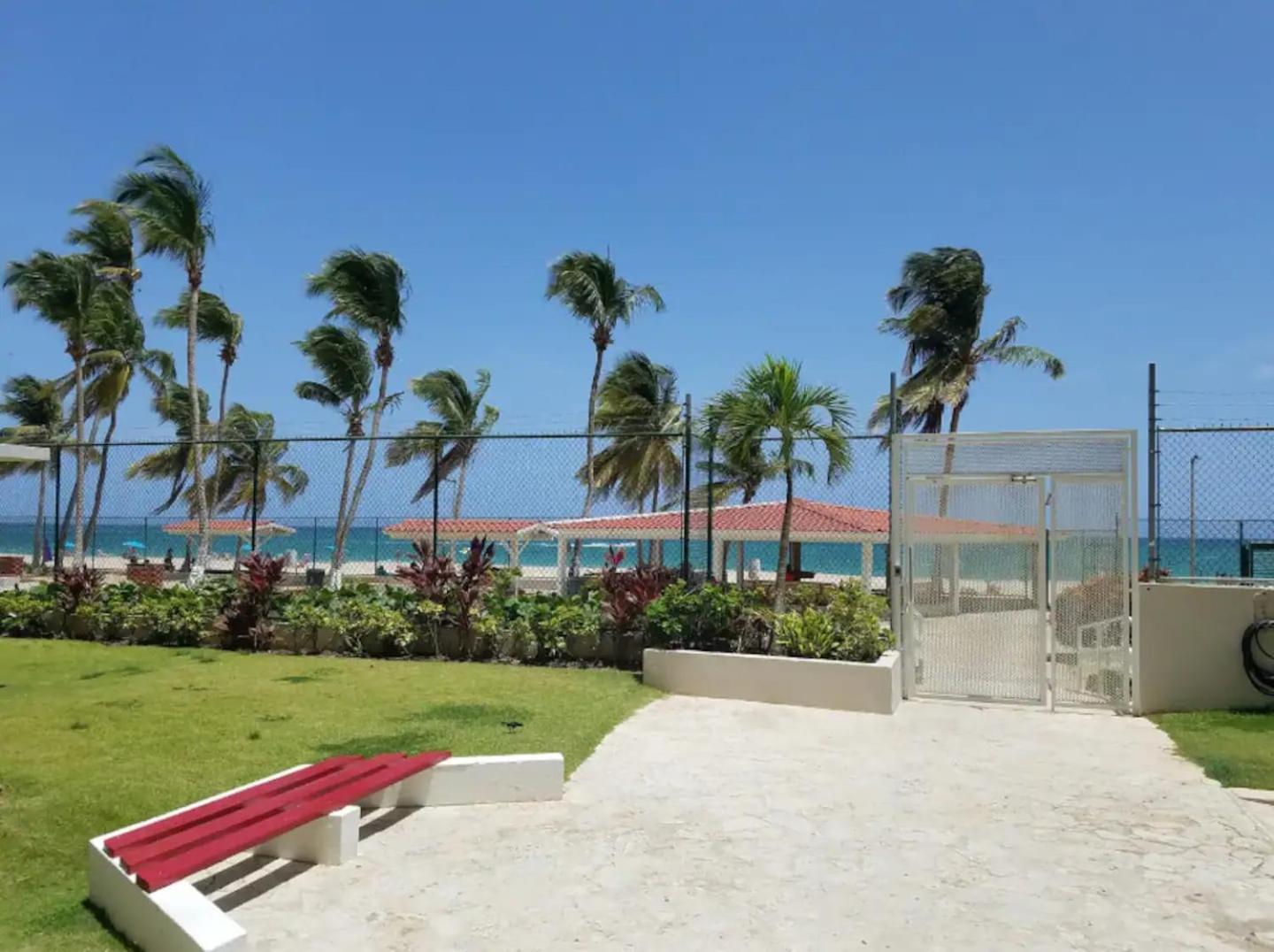Family Beach Getaway- Isla Verde Paradise San Juan Eksteriør bilde